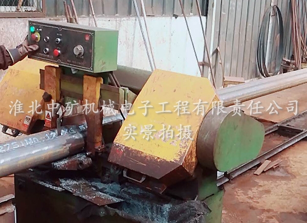 生產(chǎn)車間.管材切割機.